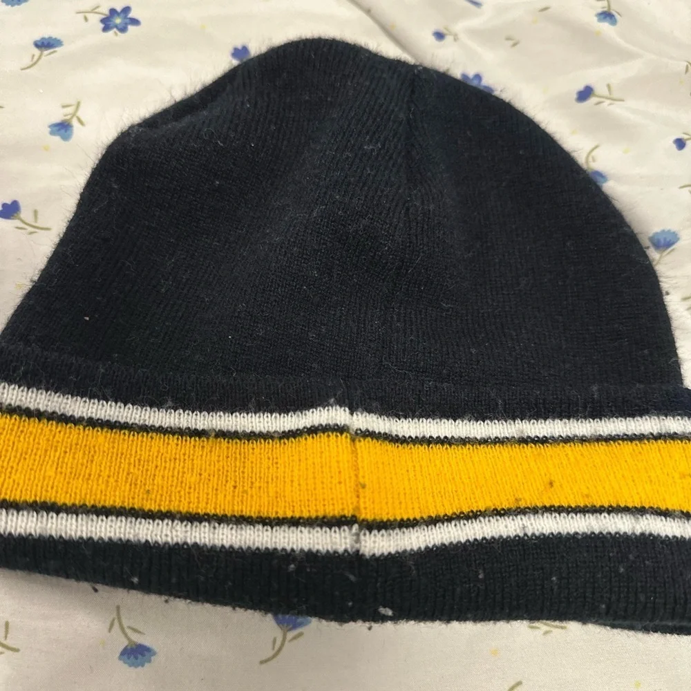 NFL Youth Sz: OS Pittsburgh Steelers Embroidered Logo Black & Yellow Beanie Hat.